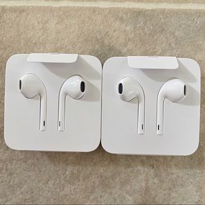 Bundle of Apple Earpods